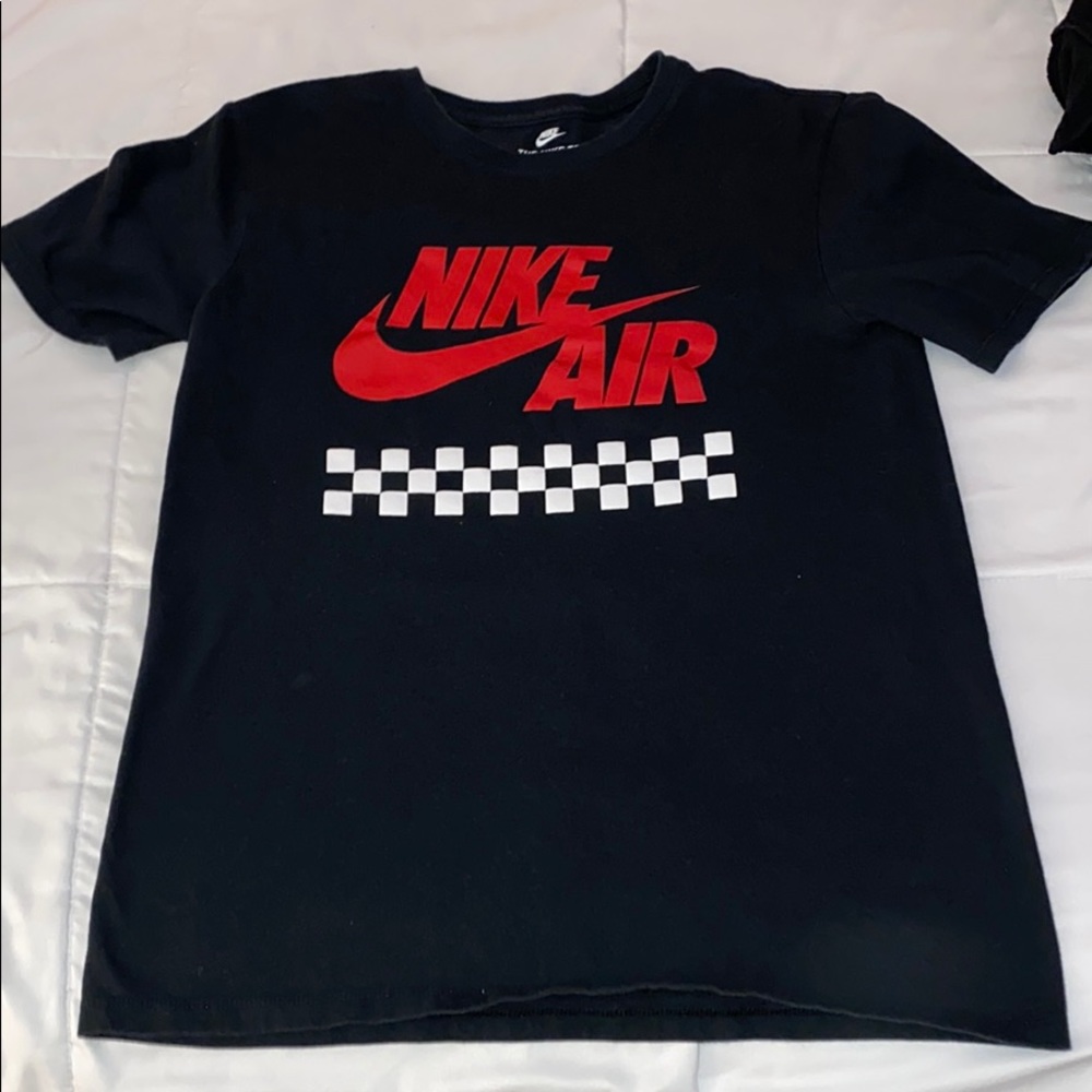 Black nike t shirt